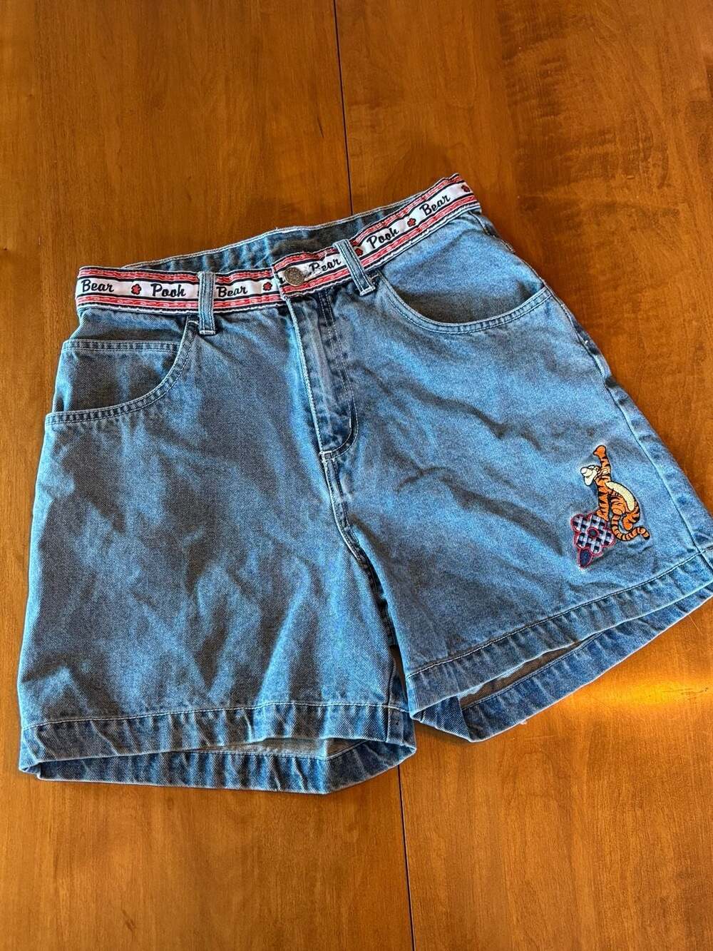 Vintage Disney Pooh Tigger Embroidered Denim Shorts Size 7/8 - runs small!